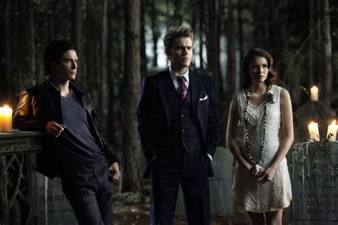 Who Will Die On The Vampire Diaries Finale Popsugar Entertainment