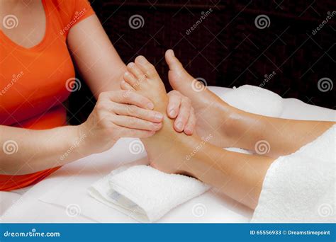 Professional Relaxing Foot Massage Various Techniques Stock Image Image Of Lymphatic Lying