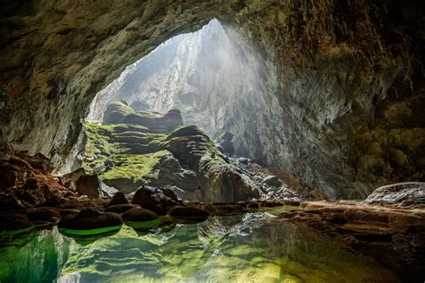 Hang Son Doong Cave In Vietnam Largest Cave In The World Interior Can