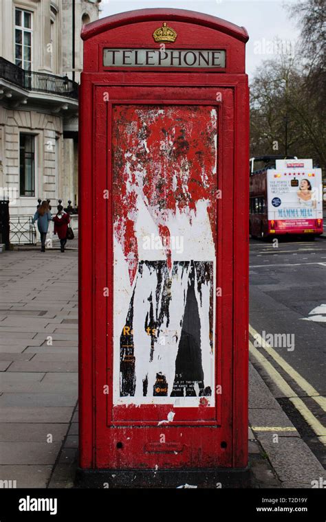 Typical British Telephone Booth Model K6 Stock Photo Alamy