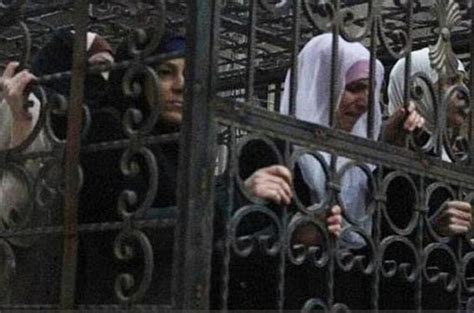 Hundreds Of Women Paraded In Cages By Rebel Groups In Damascus As Human Shields Mirror Online