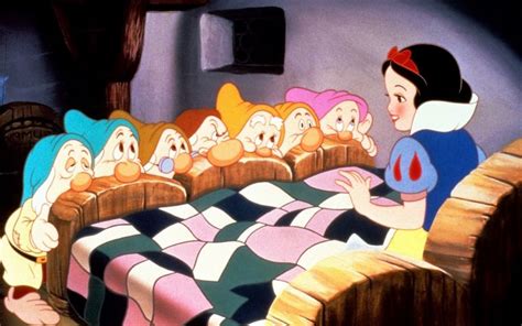 Lumikki ja seitsemän kääpiötä Disney Disney cartoons Disney movies