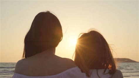 80点を超えるjapanese Lesbian Kissingのストックフォト、写真、そしてロイヤリティフリーの画像 Istock