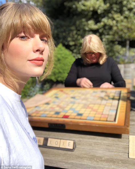 Taylor Swift Fans Convinced Shes Finishing Seventh Album In Australia