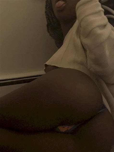 Sexy Black Teen Shesfreaky