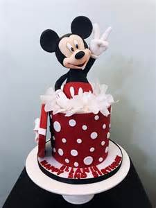 It's actually pretty simple to make. 1001+ ideas for a Mickey Mouse cake for die-hard Disney fans