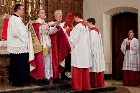 A Catholic Life 58 Confirmed In Kansas City Sspx Ceremonies