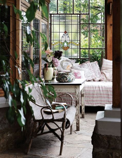 26 Charming And Inspiring Vintage Sunroom Décor Ideas Digsdigs