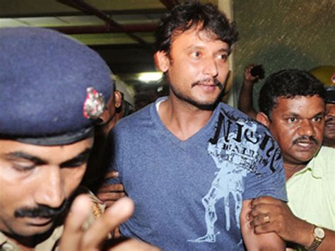 After Two Days Of High Drama Actor Darshan Appears Before Police Today Filmibeat