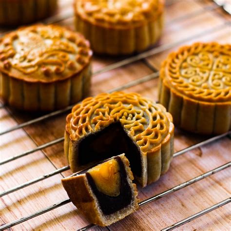 Sweet History Of Mooncakes Steeped In Legend And Festival Tradition