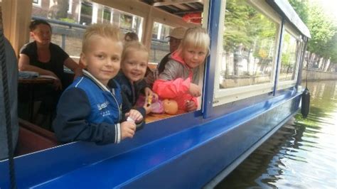 Situated by the ocean, this chalet is 2.4 mi (3.9 km) from ijsselmeer and within 12 mi (20 km) of d.f. Oudemirdum Fotos - Besondere Oudemirdum, Provinz Friesland ...