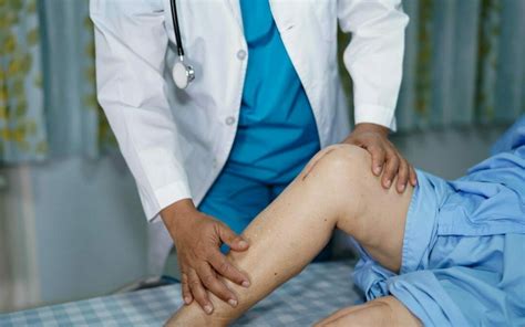 how do i know if i need knee replacement surgery specialist knee surgeon in manchester
