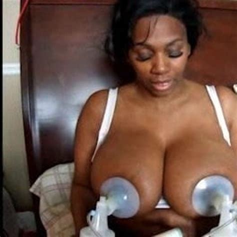 Ebony Youtuber Pumps Milk From Her Explosive Huge Boobs Xhamster