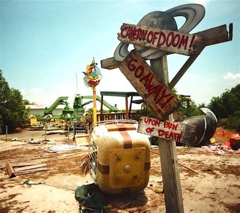 13 Of The Scariest Abandoned Amusement Park Rides
