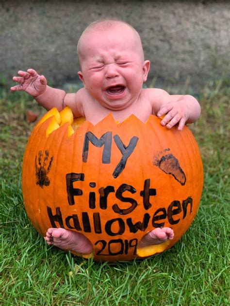 Five little pumpkins, five creepy spiders, five little monkeys, and more kids songs and nursery rhymes ^_^. Halloween just got cuter with these little pumpkins