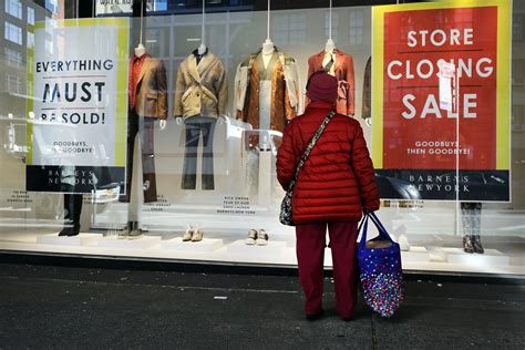 Retail store closures break record amid COVID-19 crisis