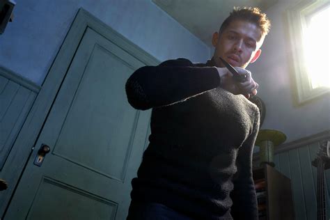 the umbrella academy s david castañeda talks dance moves fridging and his character not being