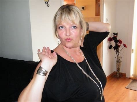 tlc4u3 49 from gosport is a local milf looking for a sex date
