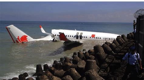 Us Sends Investigators To Bali Plane Crash World Cbc News