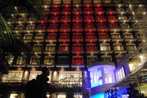 Foto Sambut Hut Ri Hotel Ini Nyalakan Lampu Kamar Berbentuk Simbol Hati
