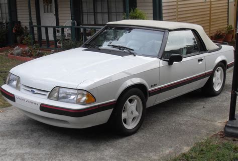 Oxford White 1990 Ford Mustang Convertible Photo