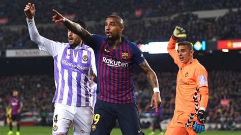 Long passer, giant throw in. Barcelona 1-0 Real Valladolid: Boateng horror show not the ...