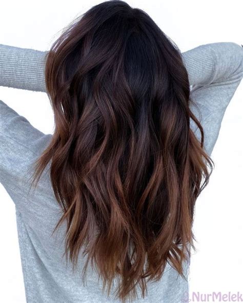 It has become a popular feature for hair coloring, nail art, and even baking, in addition to its uses in home decorating and graphic design. 2021 Yılının En Güzel 20 Ombre Modeli
