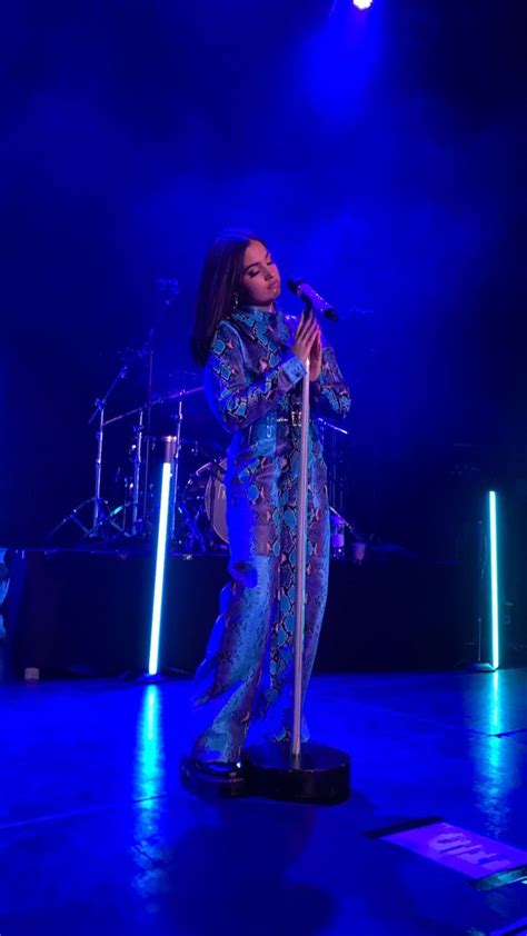 Pin By Evi On Stage Outfits In 2020 Stage Outfits Mabel Concert