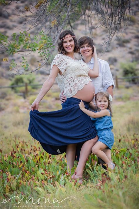 Truly Hip To Be Expecting Mother Daughter Photography Maternity Pictures Vintage Maternity