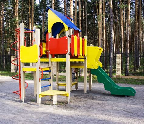 Backyard discovery is the number one manufacturer of wooden swing sets in the us, and we're proud of it! 34 Amazing Backyard Playground Ideas and Photos (for the ...