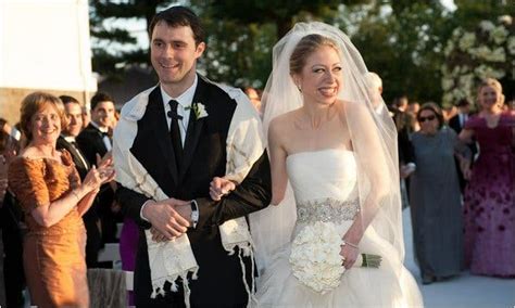 Chelsea Clintons Wedding Gown Spoke Beyond The Silence The New York Times