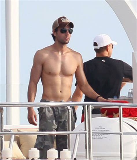 Damelo Enrique Iglesias Shirtless In St Bart S Latintrends