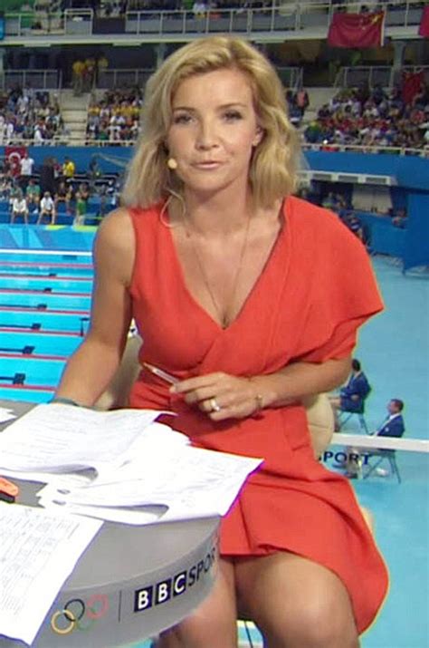 Outraged Twitter Users Slam Leaked Footage Showing Helen Skelton Sunbathing Topless Daily Mail