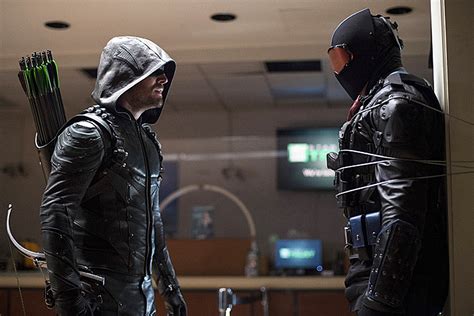 Arrow First Look At Dcs Vigilante Costume In Vigilante