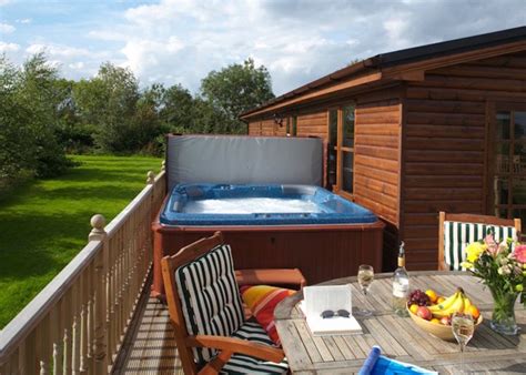 We have over 500 gatlinburg cabins with hot tubs! 14 Best Lodges or Log Cabins York (plus hot tubs!) 2021 ⋆ ...