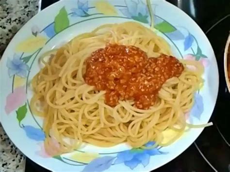 Espaguetis a la boloñesa receta italiana con carne picada Lobby Market