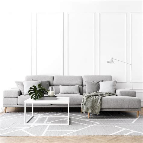 The chaise longue sofa is loved for its spaciousness and comfortable shape, perfect for the modern living room. Sofá chaise longue - Sofás con cheslong - Decoración de Casas