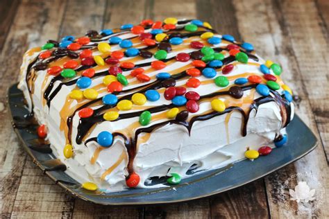 5 Creative Ice Cream Cake Decorations Ideas To Impress Your Guests