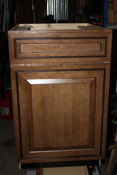 The company offers a wide range of door styles, wood types, finishes, sizes, and decorative styles. Kraftmaid Base 21 Cabinet in Mentor, OH | DiggersList.com