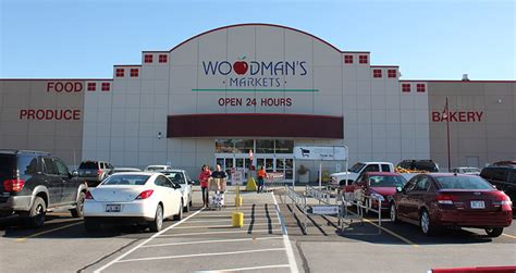 Woodman's food market is located in waukesha city of wisconsin state. Woodmans Food Market - splash