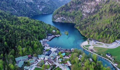 Then indicate how many passengers are joining you and start your search. Hotels nahe Königssee, Schönau am Königssee | Hotels ...