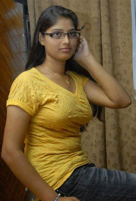 Beautiful Desi Girl Photo Gallery Telugu Tamil Kerala Malayalam Aunties Hot Gallery