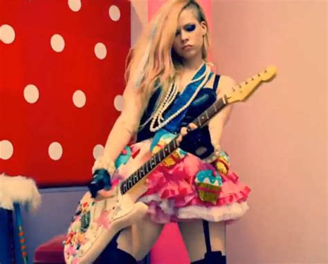 Avril Lavigne Ridiculed Over Cringey Hello Kitty Video Daily Star