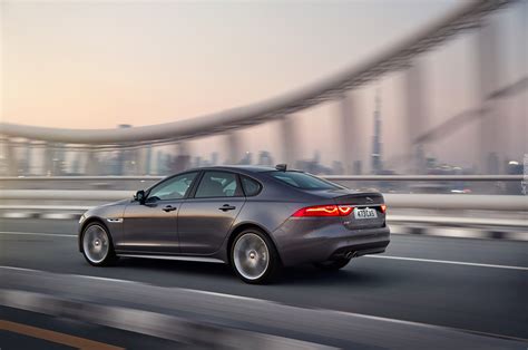 Samochód Jaguar XF rocznik 2016