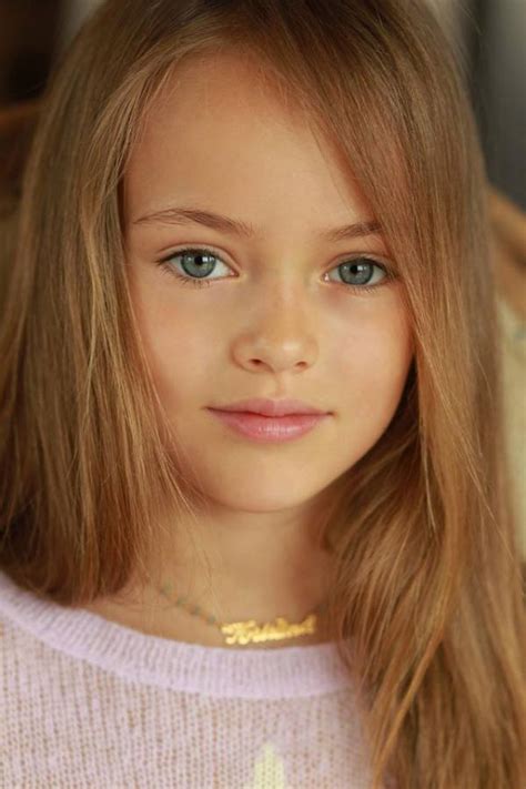 Trop jeune pour être mannequin Kristina Pimenova est la plus jolie fille du monde à ans Le