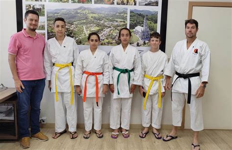 Jornal Bom Dia Notícias Notícias Alunos Do Karate De Barra Do Rio Azul Realizam Troca De Faixa