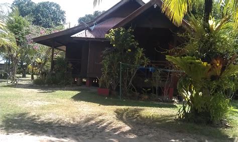 Set in pantai cenang in the kedah region, with cenang beach and laman padi langkawi nearby, tempoyak villa homestay offers accommodation with free wifi and free private parking. My Beautiful Life: Pak Itam Inn, Cherating