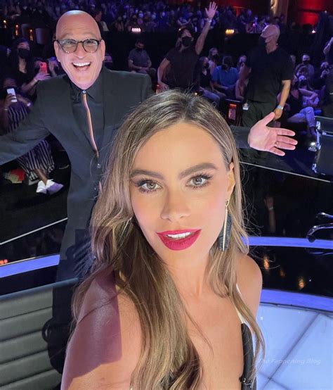 Sofia Vergara Shows Off Her Cleavage At The Americas Got Talent Show