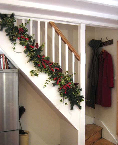 Apartment christmas tree decorating idea: 40+ Festive Christmas Banister Decorations Ideas - All ...