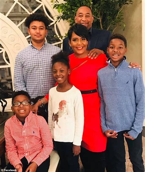 Keisha lance bottoms poses for a portrait in atlanta in october 2017. Atlanta mayor Keisha Lance Bottoms contracts COVID-19 ...